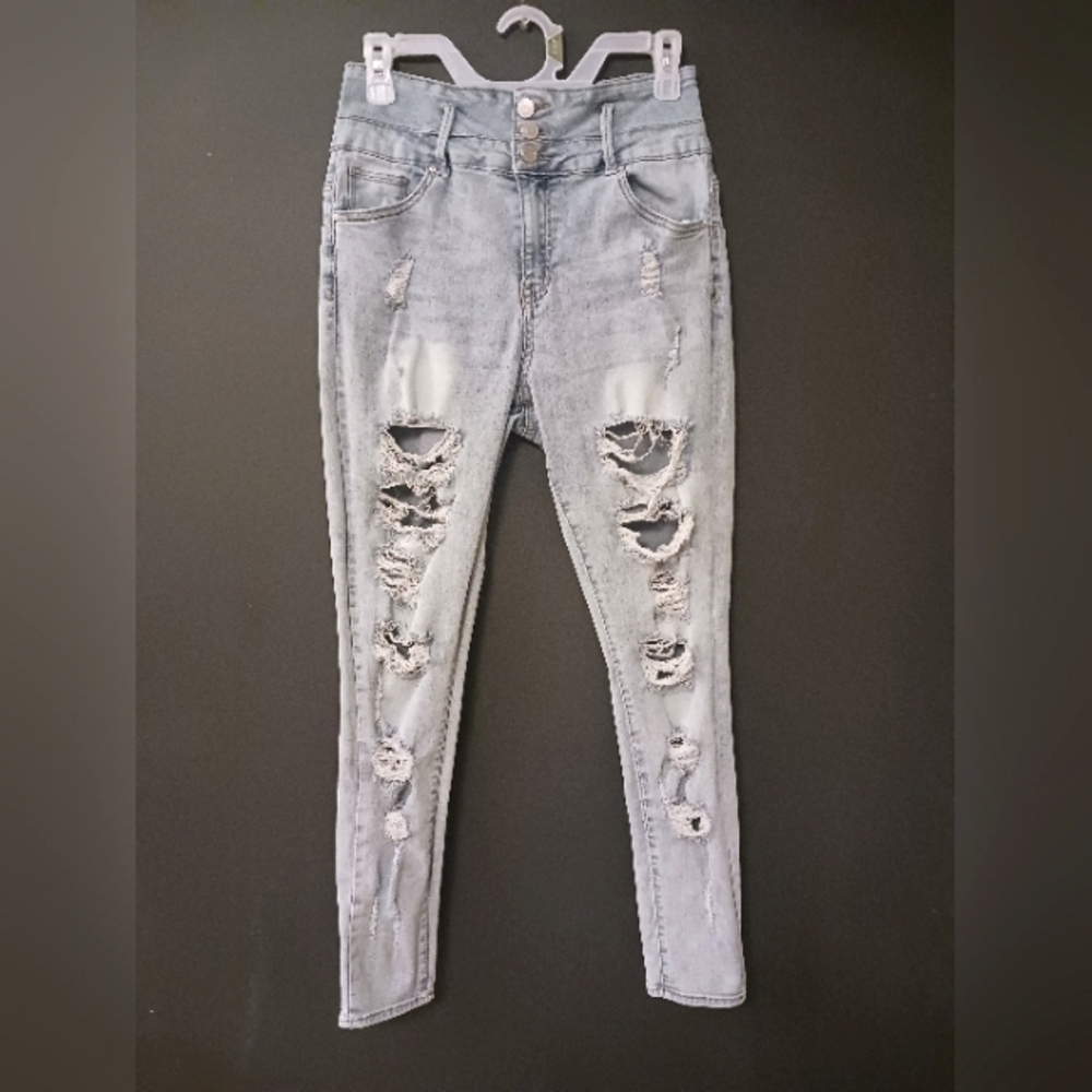 REFUGE DENIM SIZE 9 PUSH-UP WOMEN'S RIPPED JEANS💙